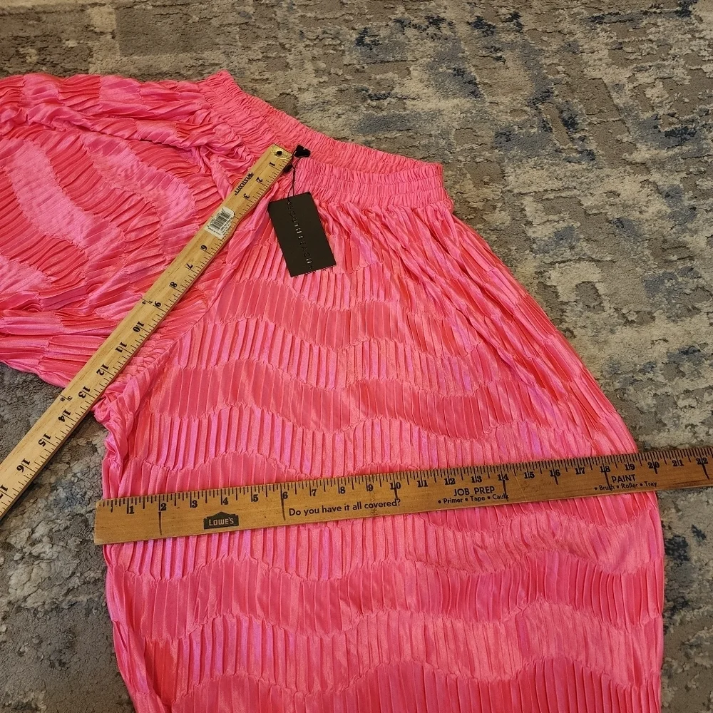 NWT South‎ Beach Pink satin crinkle pleated wide leg pants. Size 6. ASOS